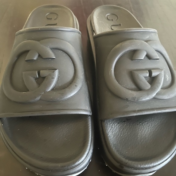 Authentic Gucci Slides, Just like new. Has original box and slide covers. - Picture 4 of 5